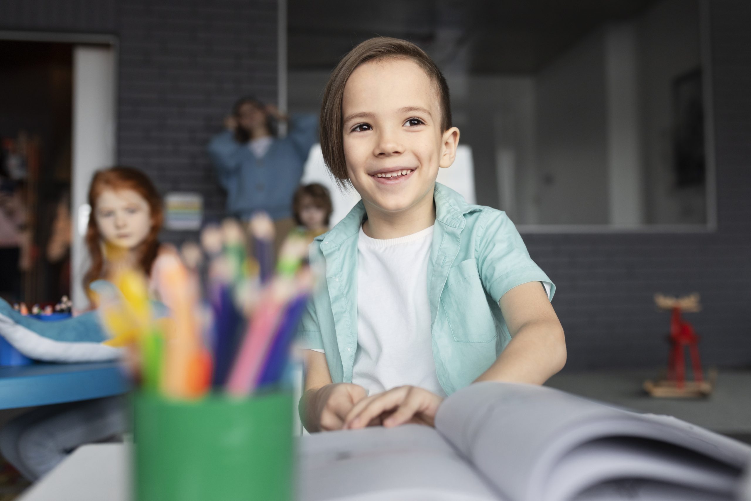medium-shot-smiley-kid-kindergarten